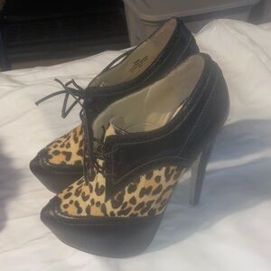 Taylor says size 8 women’s